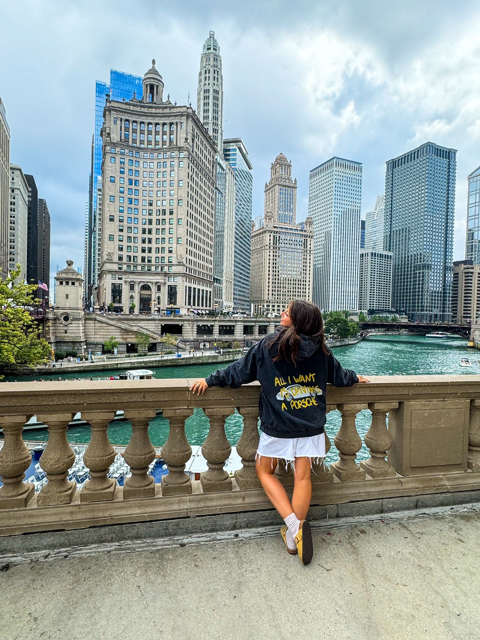 Hoodie All I want is driving a porsche jaune